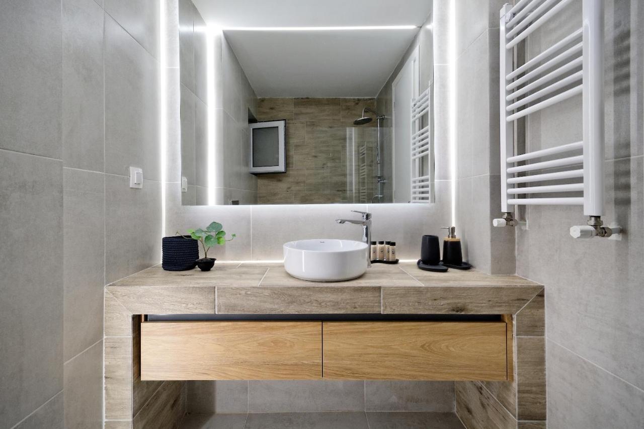 Elegant Big Apartment In Athens Center With Balcony Exterior photo